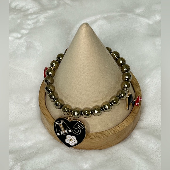 🆕 Gold Tone Charm Bracelet - Picture 3 of 8